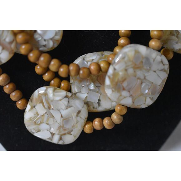 Vintage Multi Layer Crushed Shell Large Resin/Stacked Brown Wood Beaded Neklace - Picture 2 of 4